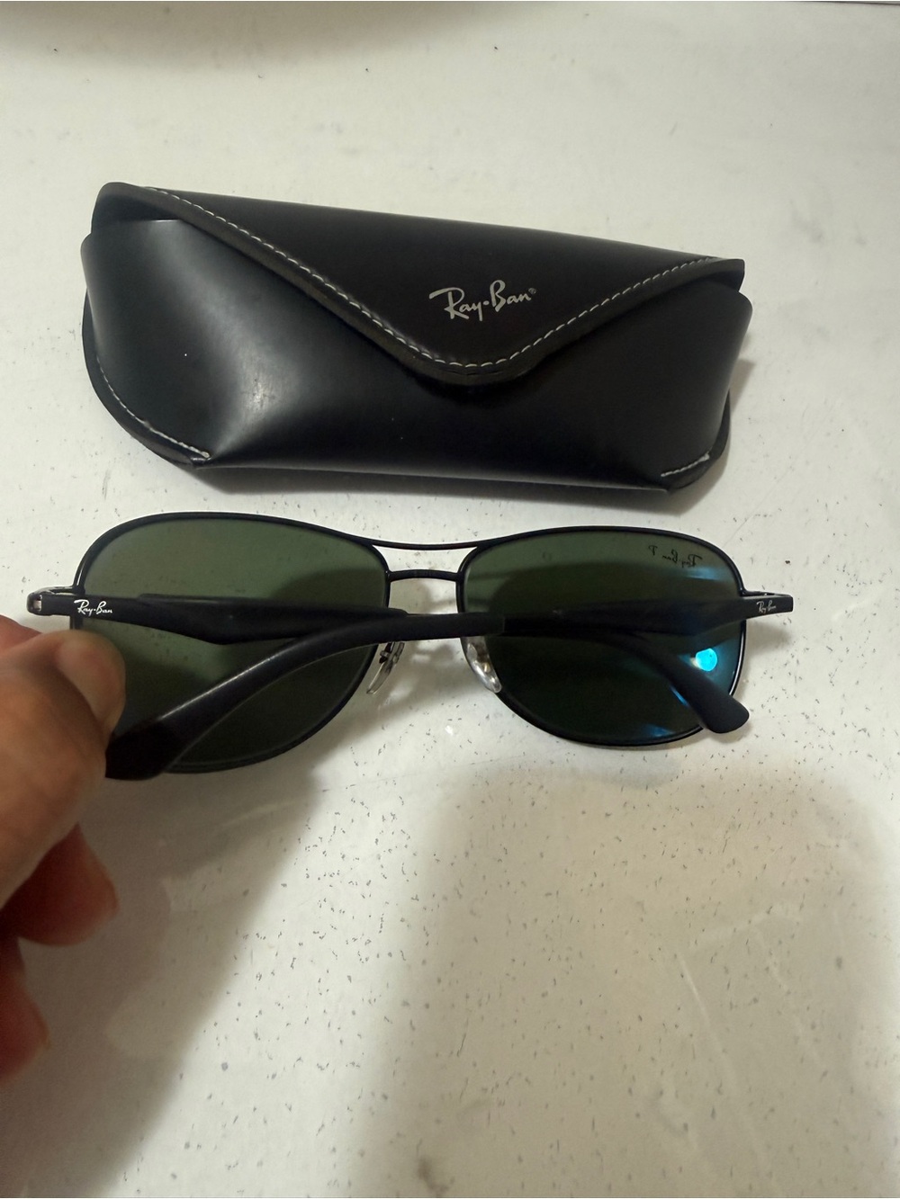 Metal aviator sunglasses, Ray-Ban
RB3519 Polarized